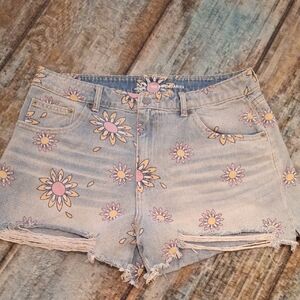No Boundaries Light Blue Floral Jean Shorts. Excellent Condition Size 15
